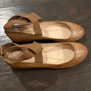 Cute flats. They are well worn but still in good shape!